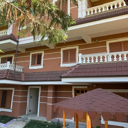 Twin * Tirana